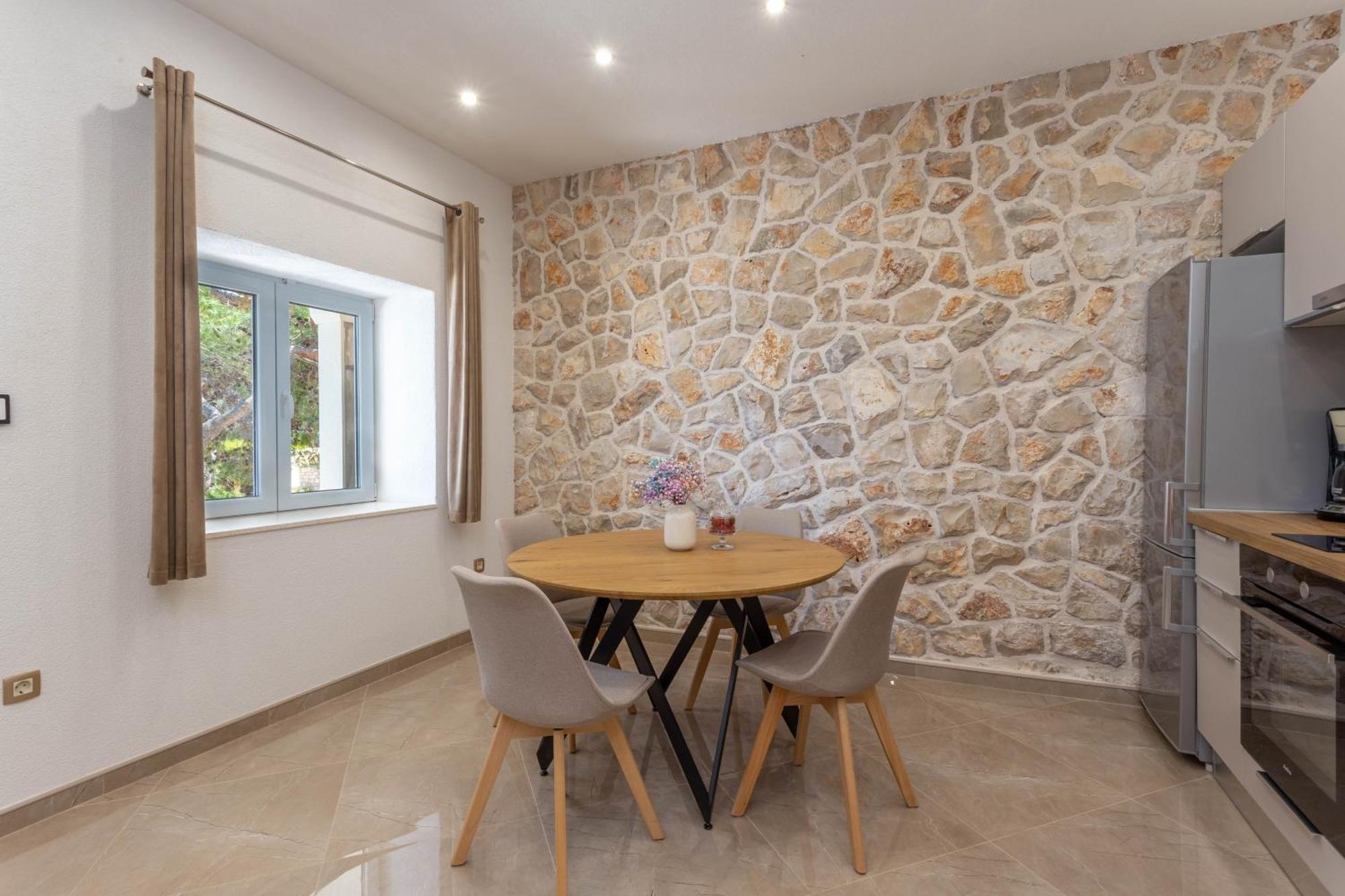 Apartment Zastupac 8761A Hvar Town Exterior photo