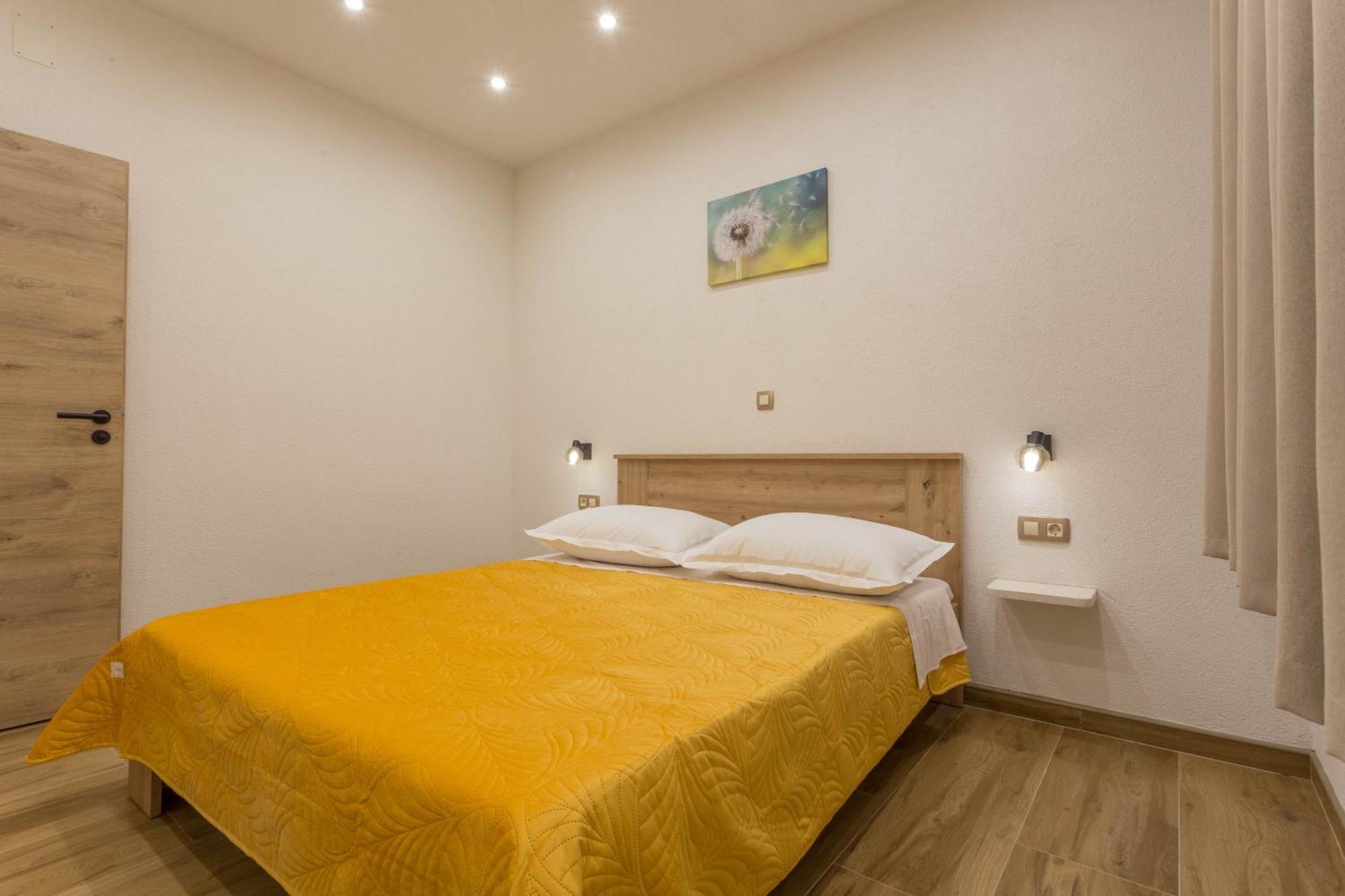 Apartment Zastupac 8761A Hvar Town Exterior photo